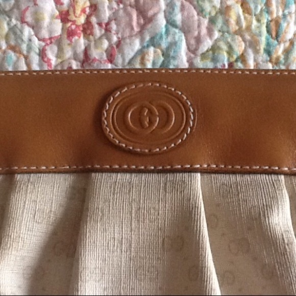 Vintage Gucci Clutch - Picture 4 of 6